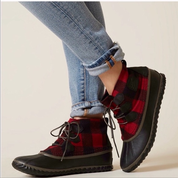sorel out n about plaid
